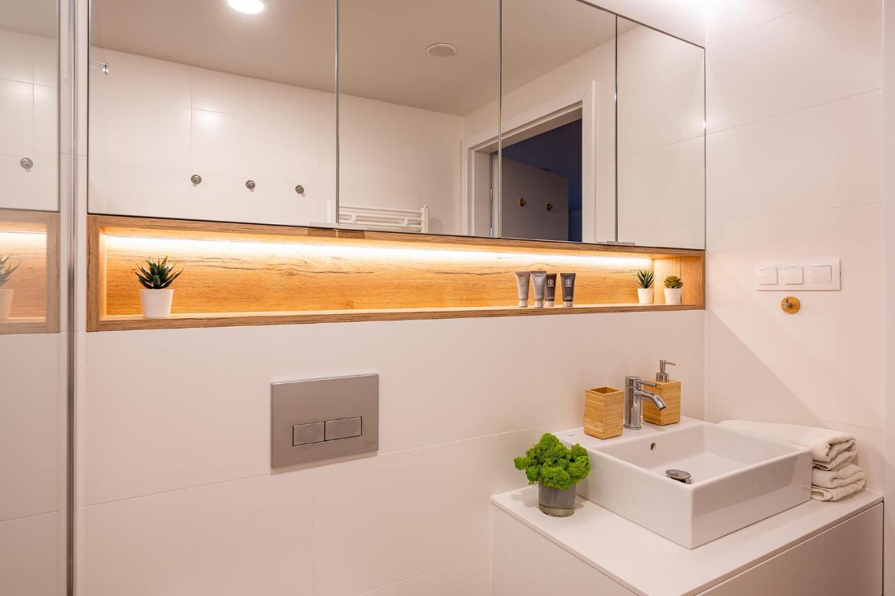 Pinea Sky Premium Apartament Z Widokiem Na Morze Ze Spa I Basenem Przy Plazy Pobierowo Exterior foto